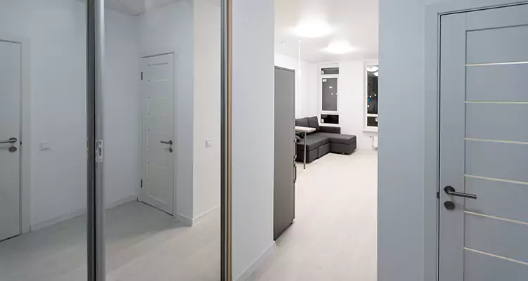 Modern Mirrored Closet Doors Repair in Brandon, FL